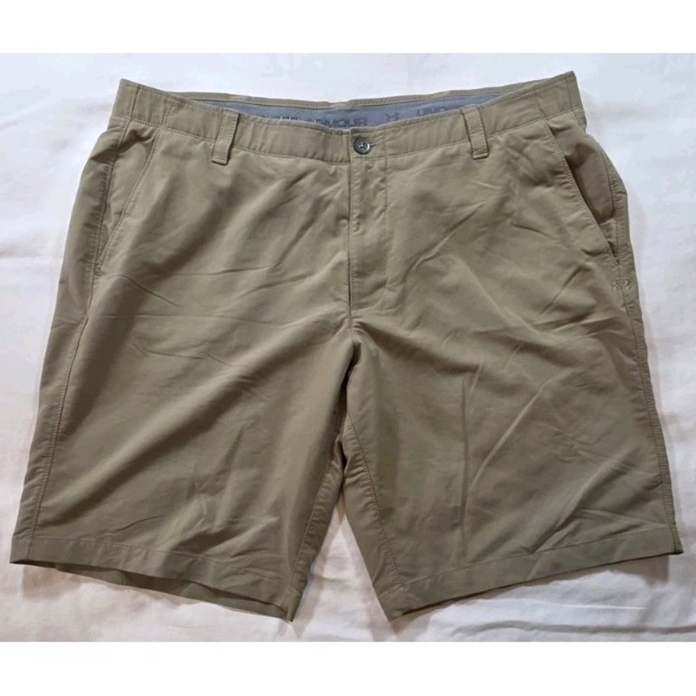 Under Armour Match Play Golf Shorts Men's 42 Tan Khaki HeatGear Flat Front
